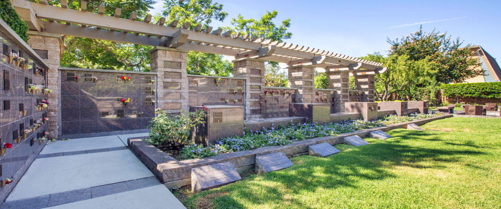 Exploring the Best Options for Scattering Ashes at Memorial Parks in Los Angeles County, CA